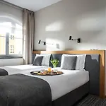 Отель Relais & Chateaux Hotel Quadrille - Adults Only Гдыня