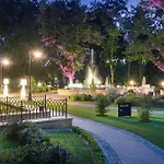 Отель Relais & Chateaux Hotel Quadrille - Adults Only Гдыня
