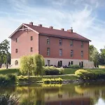 Relais & Chateaux Hotel Quadrille - Adults Only Отель Гдыня