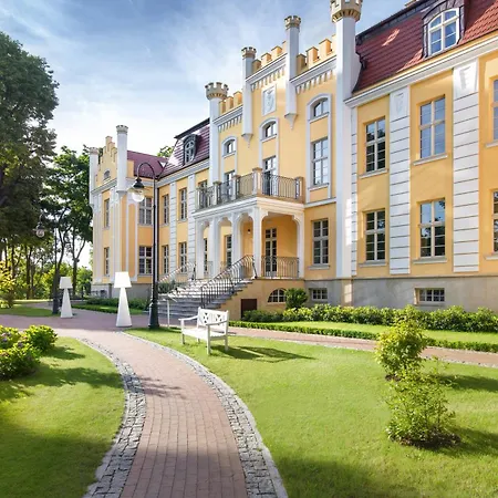 Отель Relais & Chateaux Hotel Quadrille - Adults Only Гдыня
